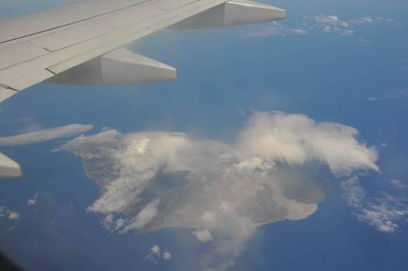 Passando sobre a vulcânica Montserrat, durante o vôo entre Trinidad e Sint Maarten, no Caribe